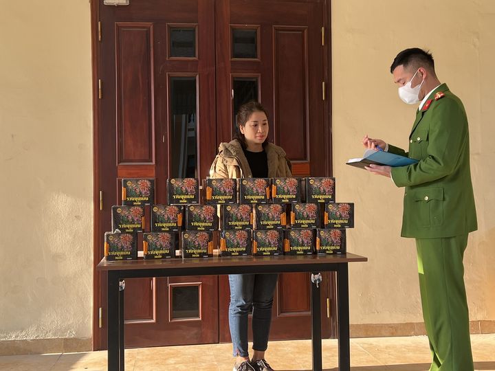 Bình Giang bắt giữ đối tượng tàng trữ trái phép 20 giàn pháo hoa nổ